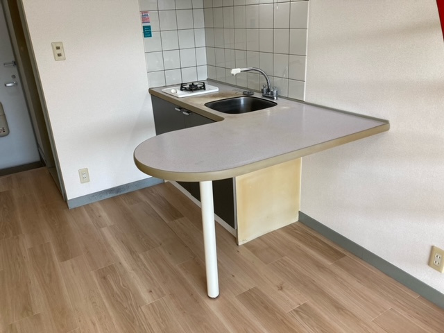 三鷹市大沢６丁目のアパートのキッチン