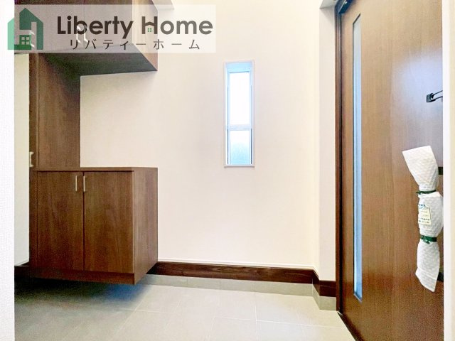 牛久市さくら台1丁目4期　新築戸建　6号棟の玄関