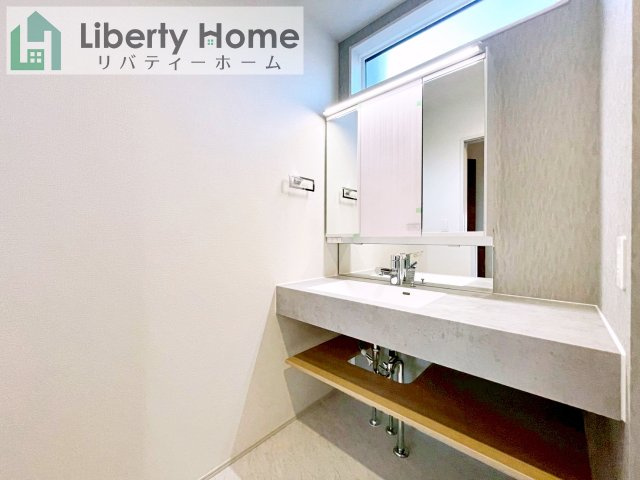 牛久市さくら台1丁目4期　新築戸建　6号棟の独立洗面台