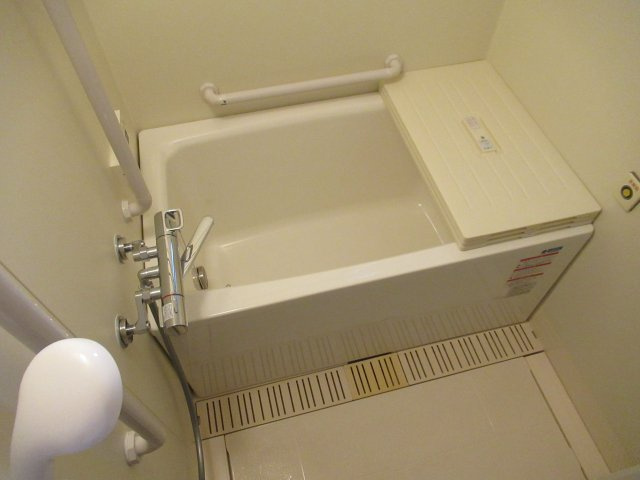 ルネシティ新在家南町１ＤＫの浴室|ゆったり過ごせるお風呂です