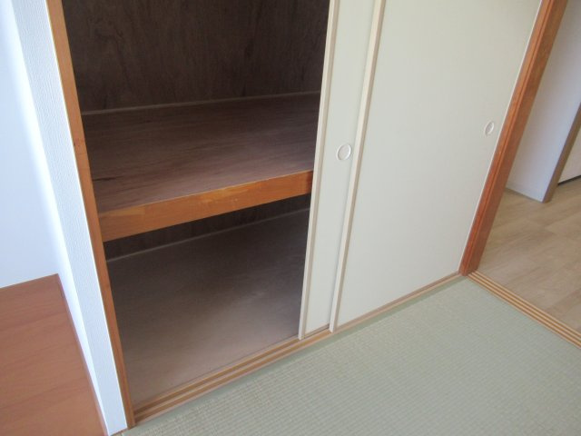 ルネシティ新在家南町１ＤＫの収納|ちょっとした収納スペースも充実しています