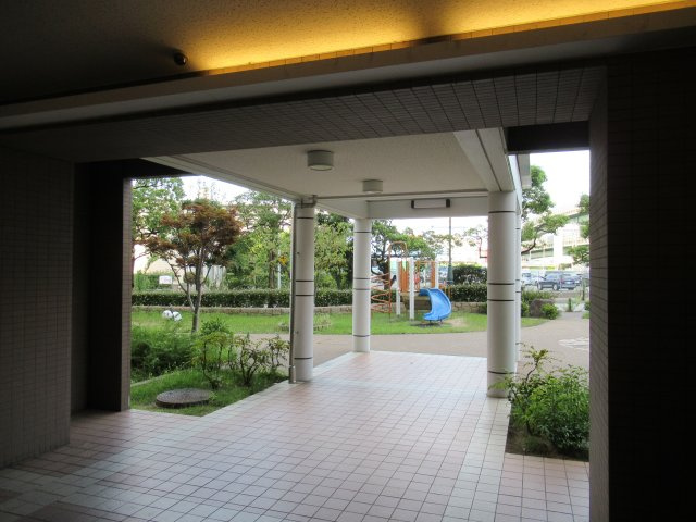 ルネシティ新在家南町１ＤＫのロビー|清潔なロビーです