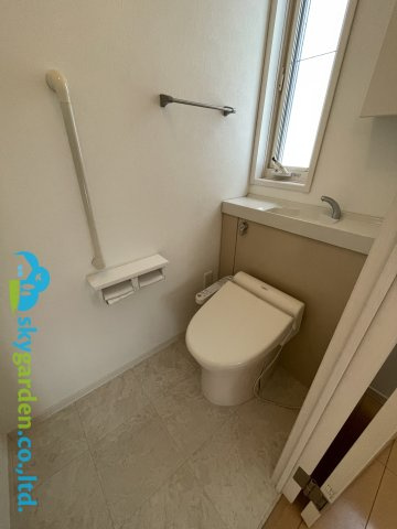茅ヶ崎市出口町　中古戸建のトイレ|コンパクトで使いやすいトイレです