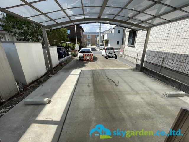 茅ヶ崎市出口町　中古戸建の駐車場