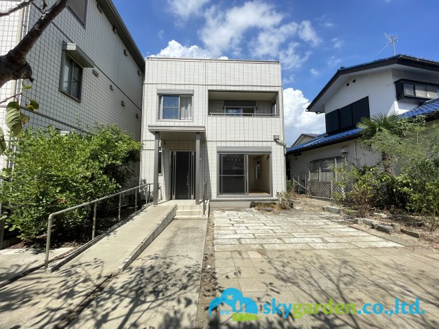 茅ヶ崎市出口町　中古戸建の外観|日照良好・広い南庭