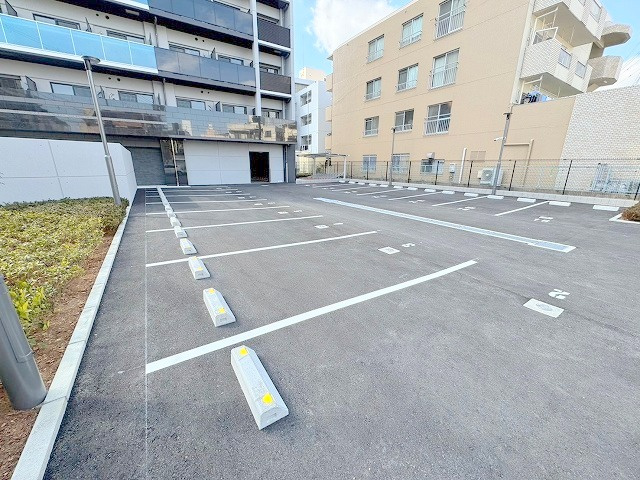 S‐RESIDENCE上新庄ascentの駐車場