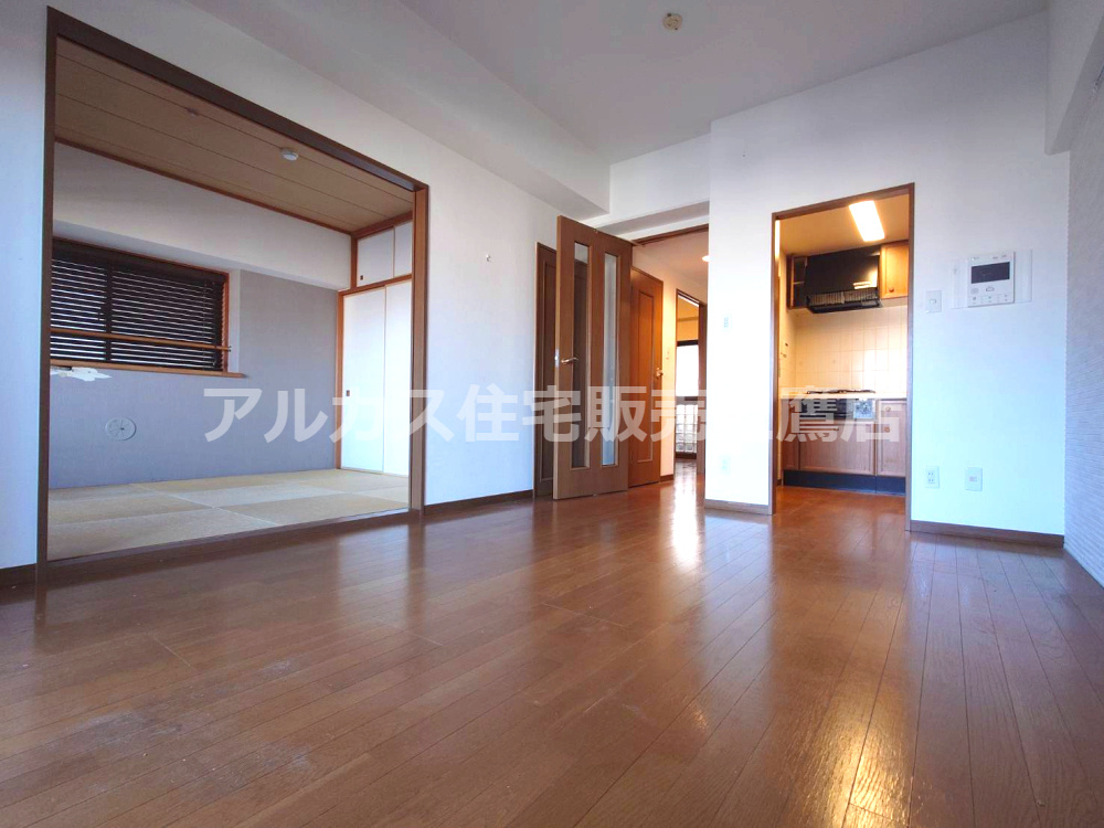 インペリアル三鷹シティの居間・リビング