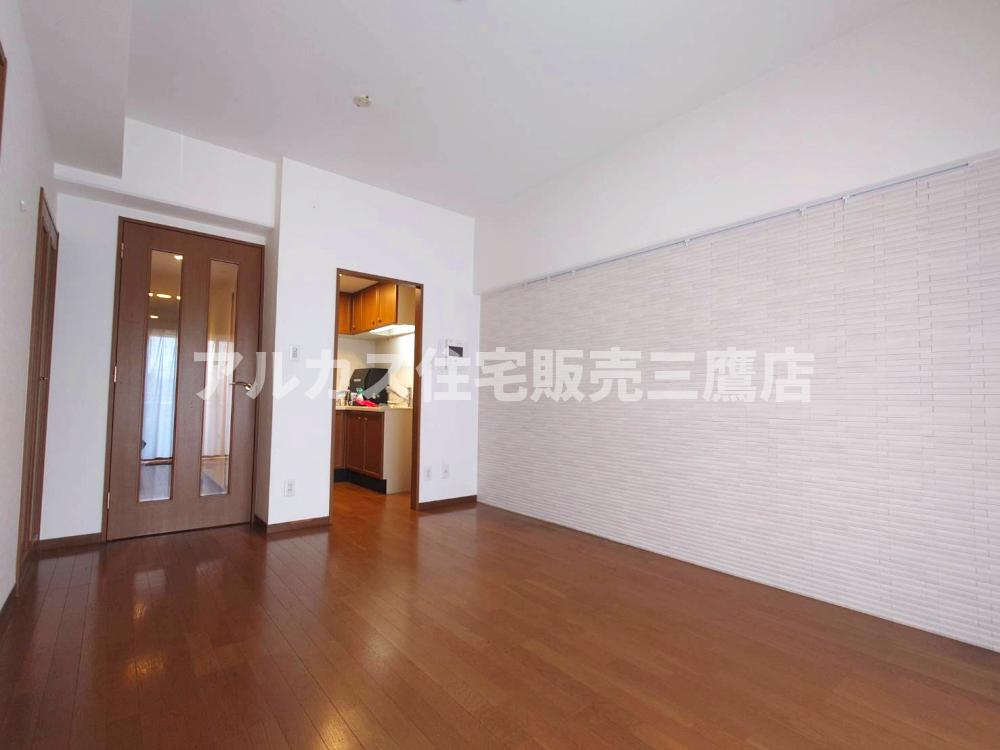 インペリアル三鷹シティの居間・リビング