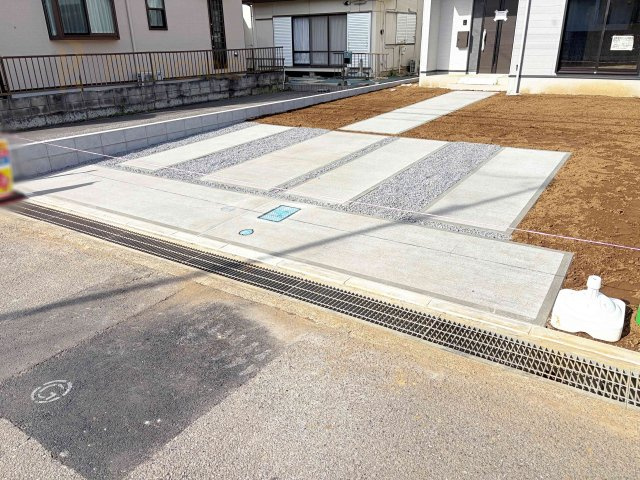 牛久市刈谷町9期　新築戸建て　1号棟の駐車場|カースペースは2台お停めいただけます♪