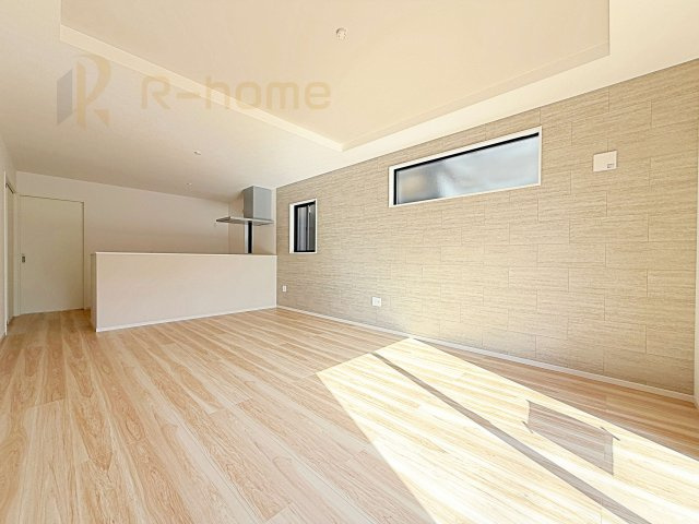 牛久市刈谷町9期　新築戸建て　1号棟の居間・リビング|広々としたLDK♪充分な広さがあり、ご家族でインテリアのレイアウトを考えるのも楽しみですね！