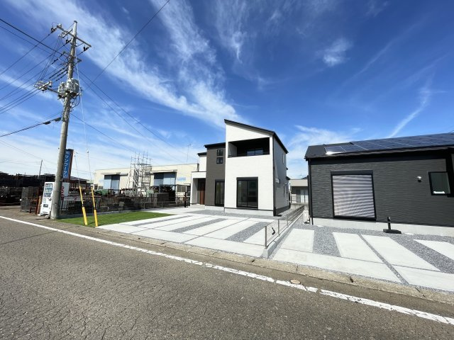新築戸建・建売　大泉町吉田2期　GRAFARE　全2棟の駐車場