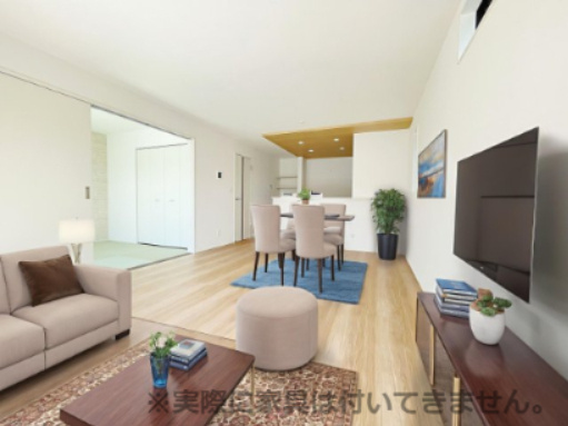 新築戸建・建売　大泉町吉田2期　GRAFARE　全2棟の居間・リビング|写真はホームステージングにて作成しており、実際に家具は付いてきません。