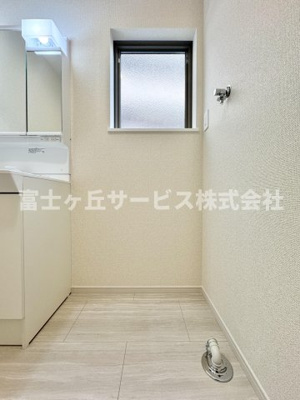 【ランドリースペース】 | 静岡市駿河区小黒2丁目 3期 新築一戸建て 1号棟 | 洗濯機置き場です