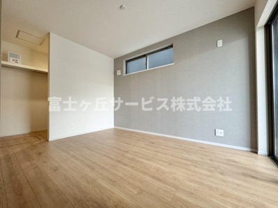 【寝室】 | 静岡市駿河区小黒2丁目 3期 新築一戸建て 1号棟 | 1Fにある寝室です