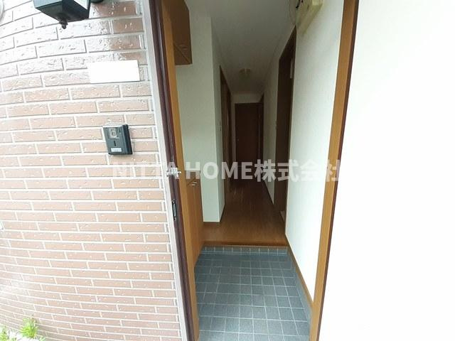 トゥー・ル・モンドの玄関|十分なスペースの玄関です◆