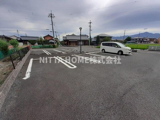 トゥー・ル・モンドの駐車場|敷地内駐車場に空きがあります◇