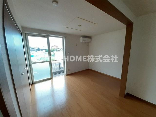 トゥー・ル・モンドの居間・リビング|リビングは12帖です◇