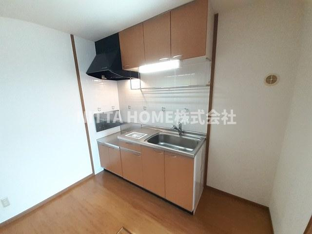 トゥー・ル・モンドのキッチン|上下に収納スペースのついたキッチンです◎