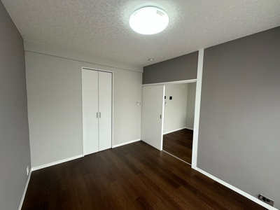 【洋室】 | グランドール生田Ⅱ | 洋室6帖☆クローゼットがあります♪お洋服の多い方もお部屋が片付いて快適に過ごせますね♪