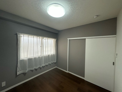 【洋室】 | グランドール生田Ⅱ | 洋室4.5帖☆玄関側にあるお部屋です♪子供部屋や書斎・寝室など多用途に使えそうなお部屋です！