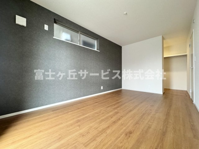 【寝室】 | 静岡市駿河区小黒2丁目 3期 新築一戸建て 2号棟 | 1Fにある寝室です