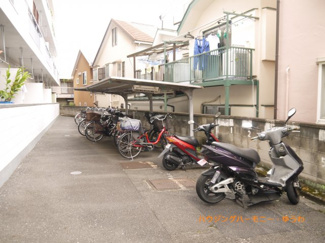 【その他共用部分】 | 建物内に、便利な屋根付き駐輪場有ります。