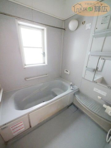 明石市大久保町大窪　中古戸建の浴室|リフォーム前の写真です。