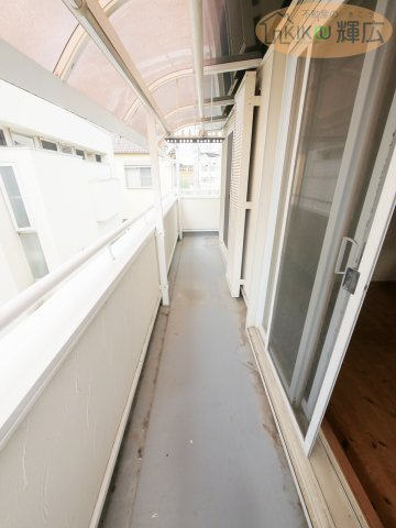 明石市大久保町大窪　中古戸建のバルコニー|リフォーム前の写真です。