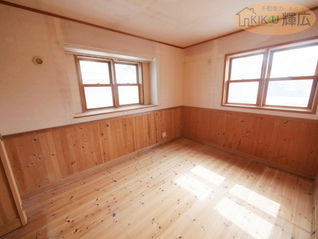 明石市大久保町大窪　中古戸建の子供部屋|リフォーム前の写真です。