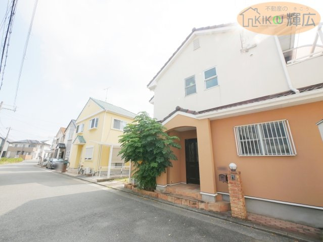 明石市大久保町大窪　中古戸建の外観|リフォーム前の写真です。