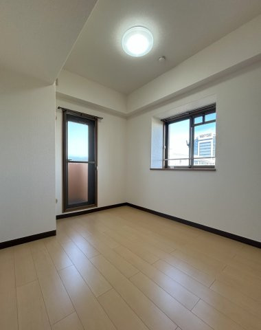 ファミールハイツ泉大津セントハーバーシティ1番館の洋室|約5.0帖