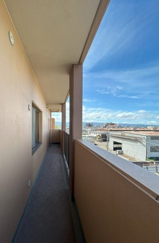 ファミールハイツ泉大津セントハーバーシティ1番館のバルコニー|西側サブバルコニー