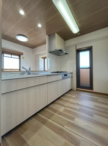 ファミールハイツ泉大津セントハーバーシティ1番館のキッチン|システムキッチン