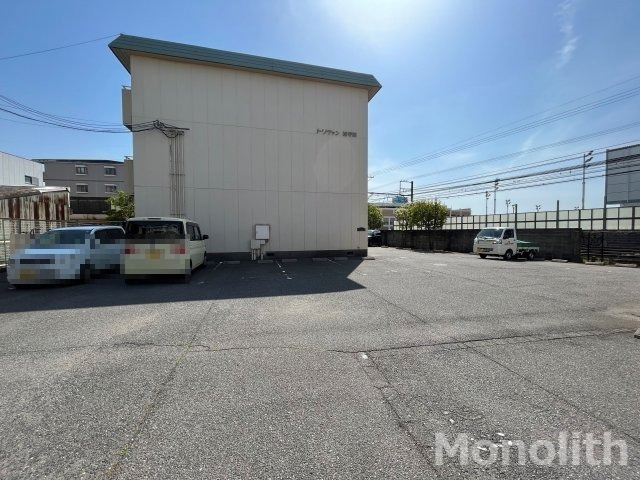 トリヴァン加守田の駐車場