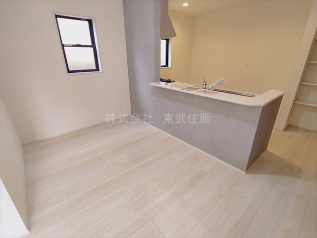 【居間・リビング】の画像