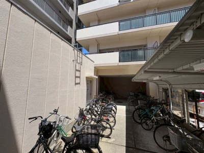 【駐輪場】 | ディオフェルティ住吉公園通り | 駐輪場に屋根があるので、雨の日に自転車が濡れにくく嬉しいですね！