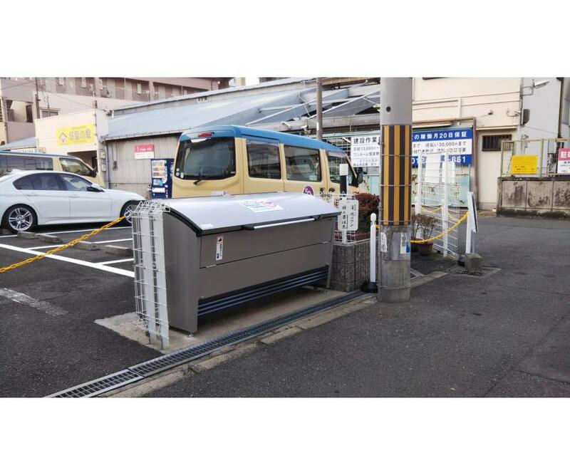 ウィステリアの駐車場