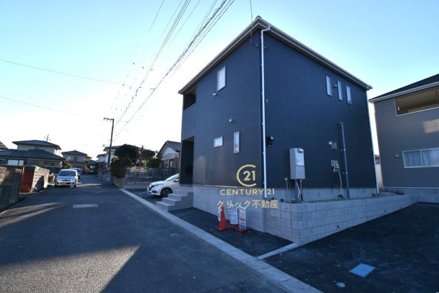Cradlegarden　 北茨城市大津町北町　第12　2の前面道路含む現地写真|並列駐車可能なカースペースを確保。前面道路幅6メートルで車庫入れラクラクです。
内覧可能です。ご予約はHPから、またお電話でも、お気軽にどうぞ。