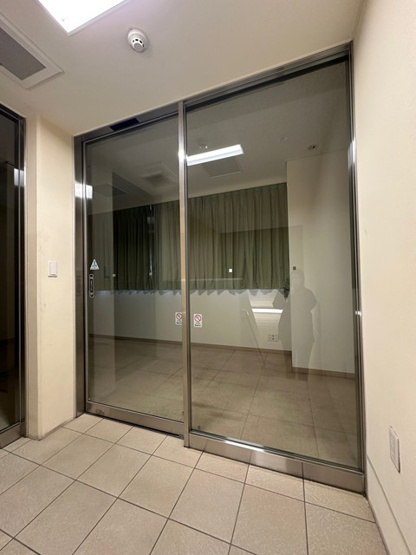 【内装】 | ルアナガーデン新百合店舗 | ※事務所入りドア※