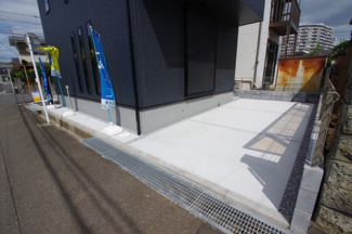 【駐車場】 | 南側の駐車場