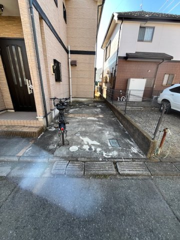 宮沢町２丁目戸建の駐車場