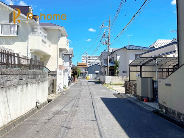 取手市戸頭15期　新築戸建て　1号棟の前面道路含む現地写真|『今から見たい！』大歓迎です♪
お気軽にＲ－ｈomeまでお問い合わせください。