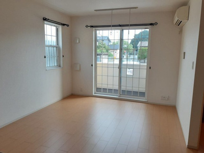 【居間・リビング】 | アルドール・レジデンスＢ | ゆったりとした居間です