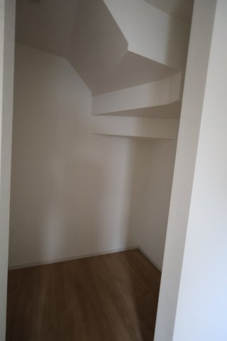 《仲介手数料無料》練馬区石神井台３丁目20-24新築一戸建てKEIAI STYLEの収納|撮影日 2025年9月25日 14:30 晴れ