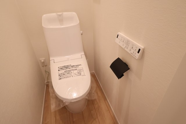 《仲介手数料無料》練馬区石神井台３丁目20-24新築一戸建てKEIAI STYLEのトイレ|撮影日 2025年9月25日 14:30 晴れ