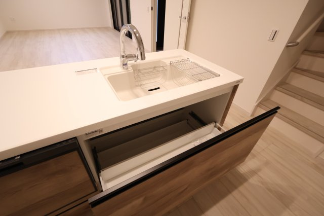 《仲介手数料無料》練馬区石神井台３丁目20-24新築一戸建てKEIAI STYLEのキッチン|撮影日 2025年9月25日 16:40 曇り