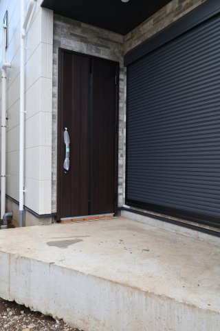 《仲介手数料無料》練馬区石神井台３丁目20-24(5号棟)新築一戸建てKEIAI STYLEの玄関|撮影日 2025年9月25日 16:40 曇り