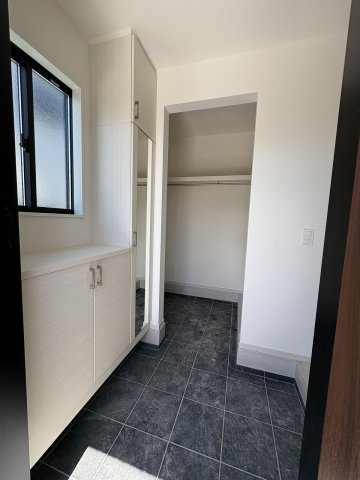 【玄関】 | 福岡市南区柏原1丁目12期　2号棟（全2棟）【仲介手数料無料・0円】 | 現地写真。