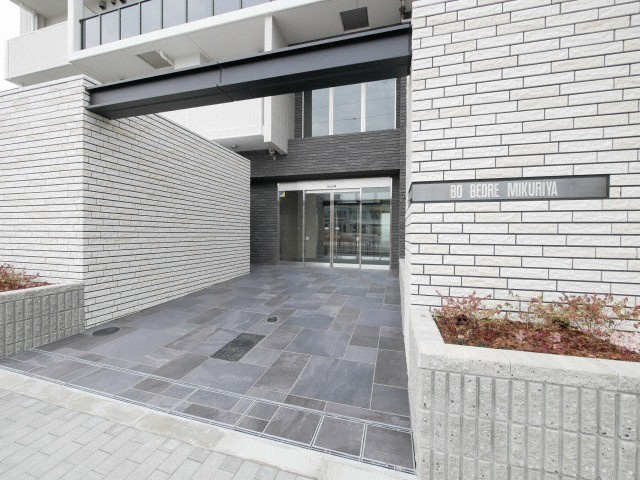 BO BEDRE MIKURIYAのエントランス