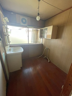 忠見貸家　の洗面所|コンパクトで使いやすい洗面所